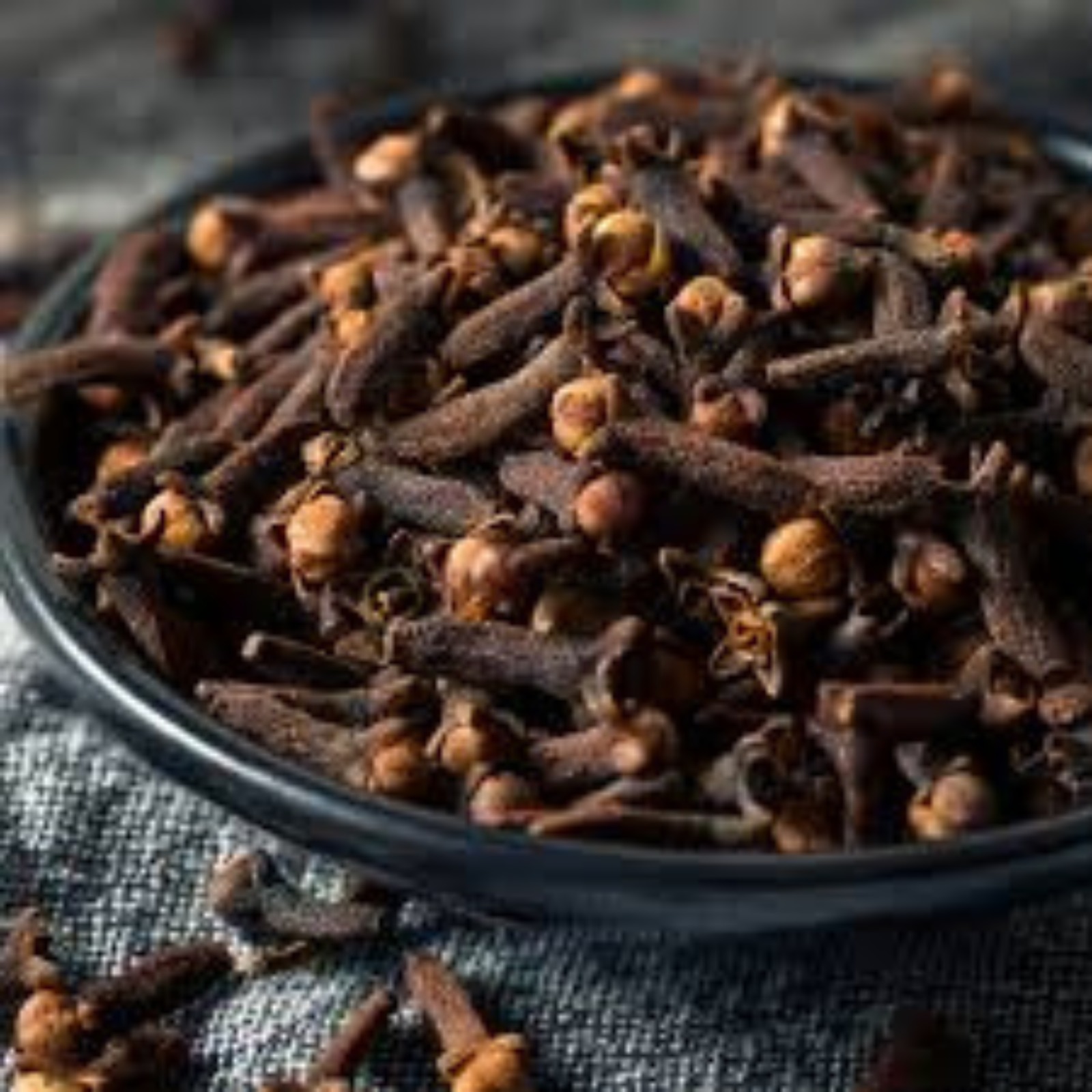 Clove Whole