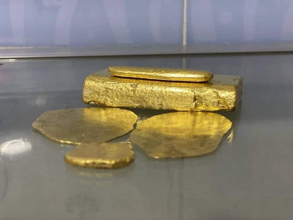 AU Gold bars and Natural rough diamonds 