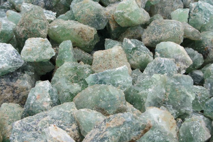 Raw fluorspar ore