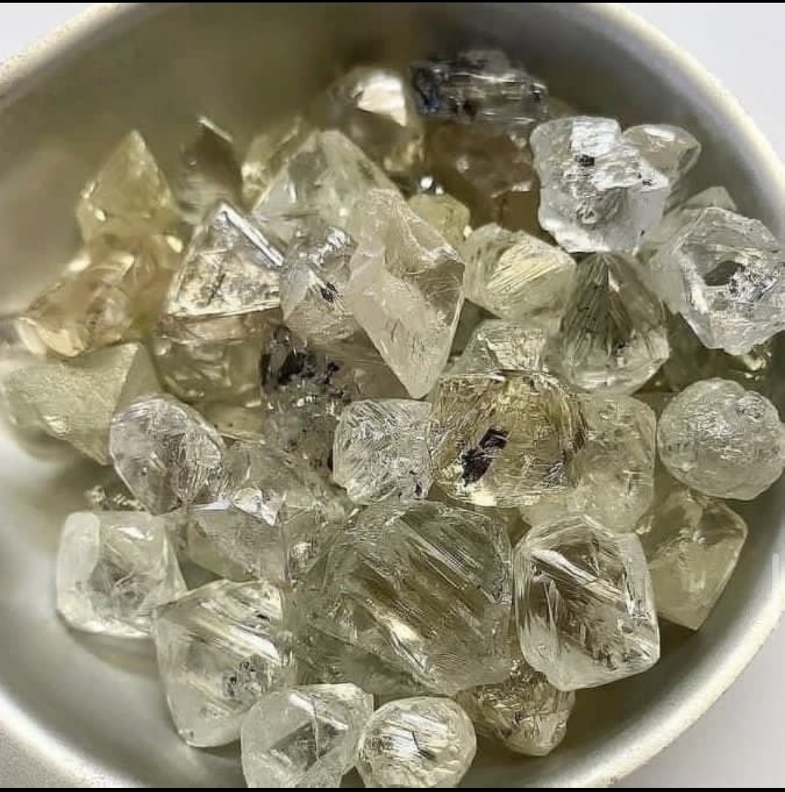 Natural rough Diamonds 