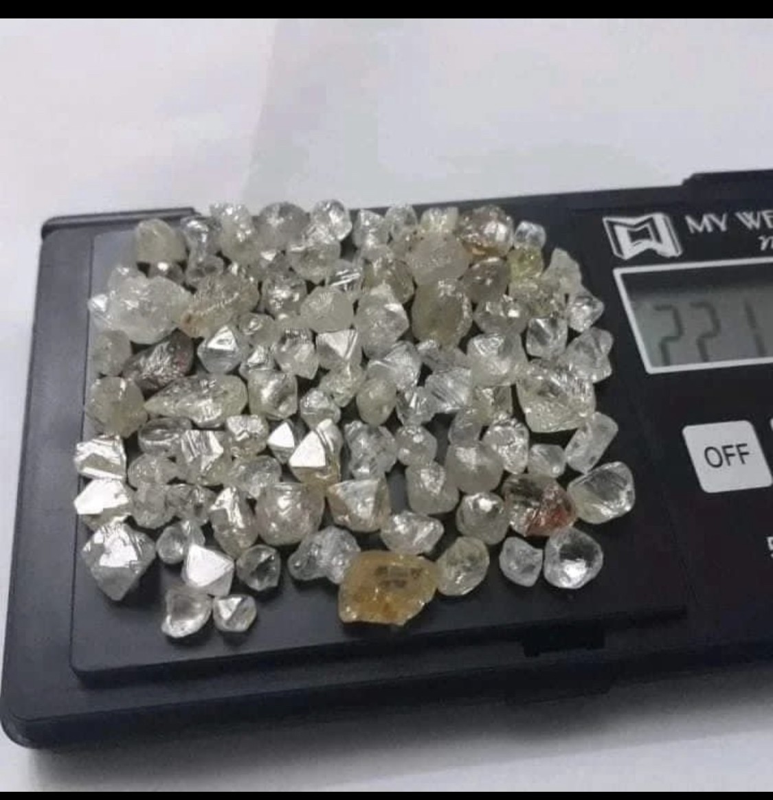 Natural rough Diamonds 